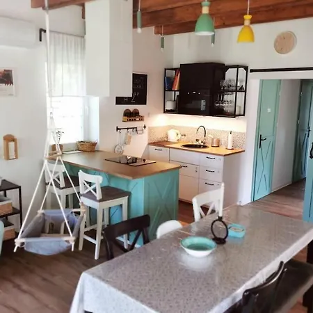 Csöppház * Balatonkenese